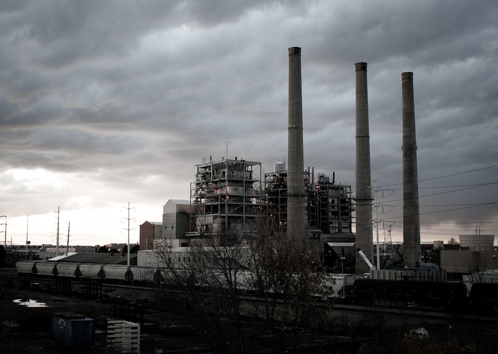 Picture of a large power plant